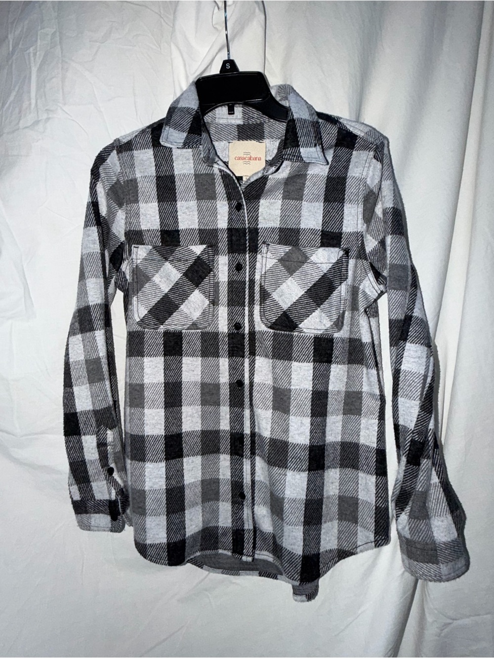 Women's Black & Gray Plaid Button-Down Shirt